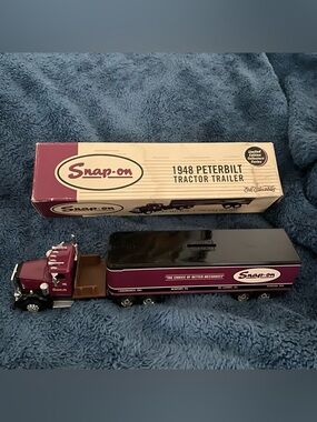 1948 Peterbilt 1:43 Snap On Tools Tractor Trailer Truck Die Cast Bank w/Box